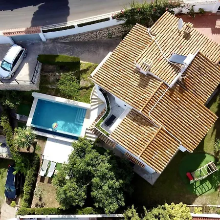 Excellent Recently Renovated In Villa Torremuelle